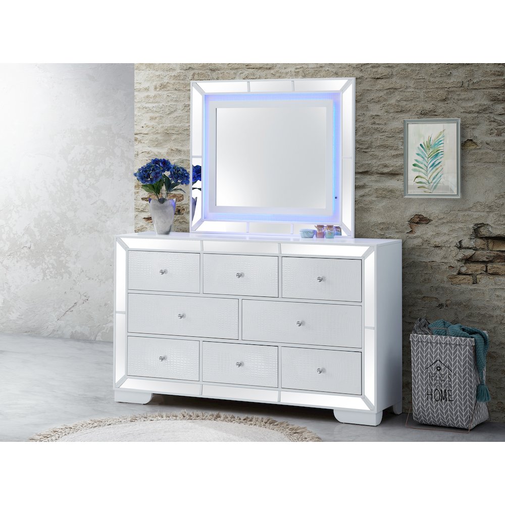 Glory Furniture Hollywood_Hills Dresser in White Color. Picture 2