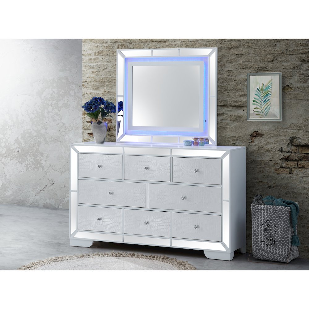 Glory Furniture Hollywood_Hills Mirror in White Color. Picture 6