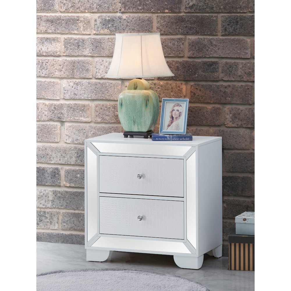 Glory Furniture Hollywood_Hills Nightstand in White Color. Picture 6