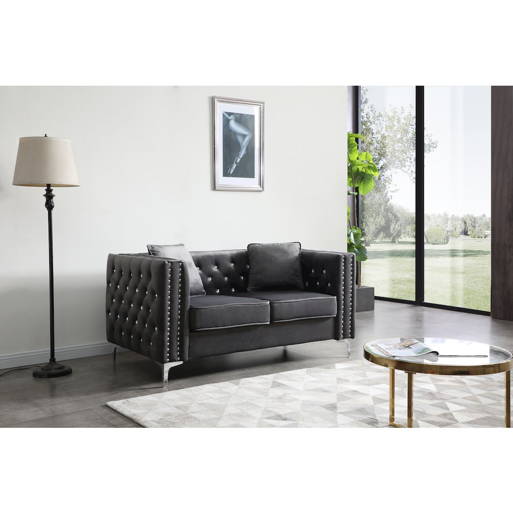 Glory Furniture Paige Loveseat in Gray Color. Picture 5