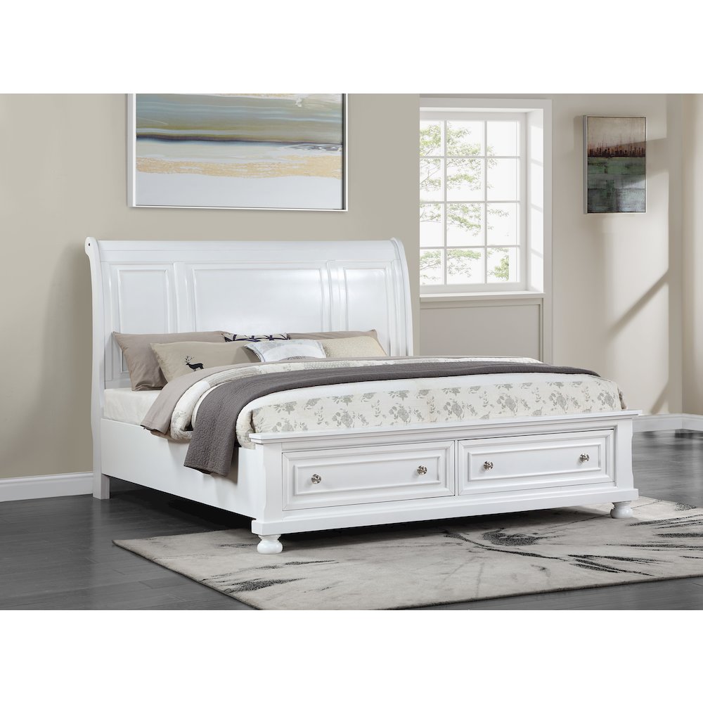 Glory Furniture Meade King Bed in White Color. Picture 7