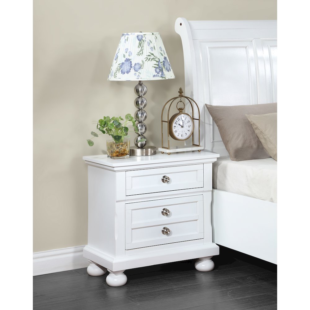 Glory Furniture Meade Nightstand in White Color. Picture 10