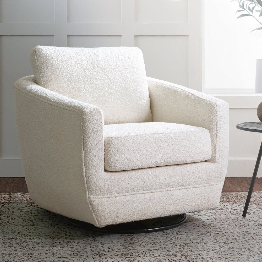 Gogh Swivel Chair in Cream Boucle. Picture 2
