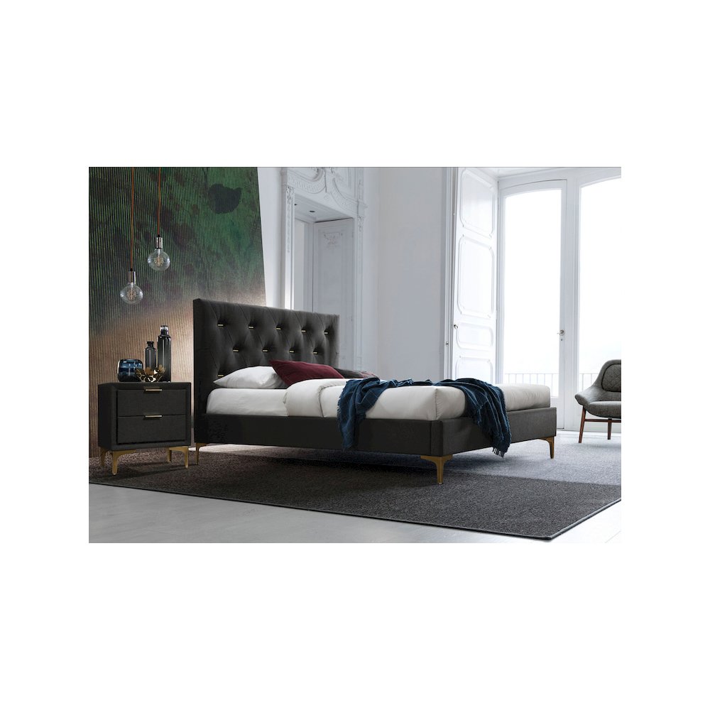 Colton Platform Upholstery Bed Queen. Picture 2