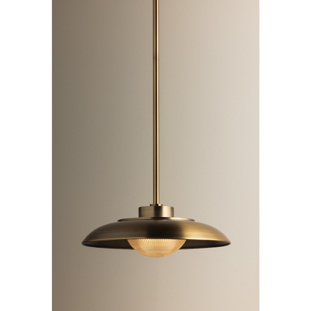 Braxton Pendant, Patina Brass. Picture 2