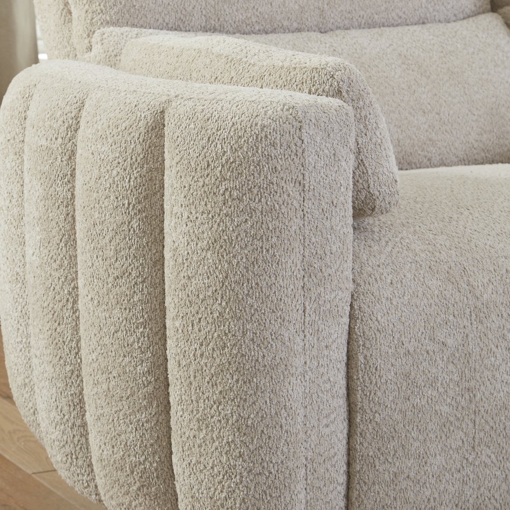 Modesto - Buttercream 7 Piece Modular Power Reclining Sectional. Picture 8