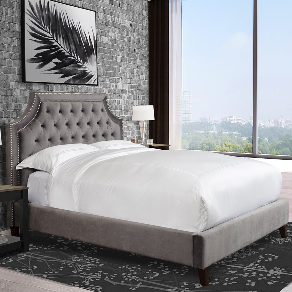 Jasmine - Flannel Queen Bed. Picture 3