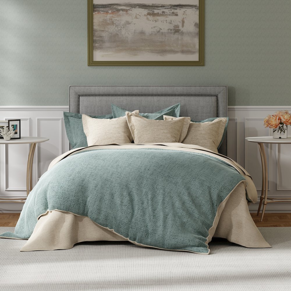 Cody - Mineral Queen Bed. Picture 5