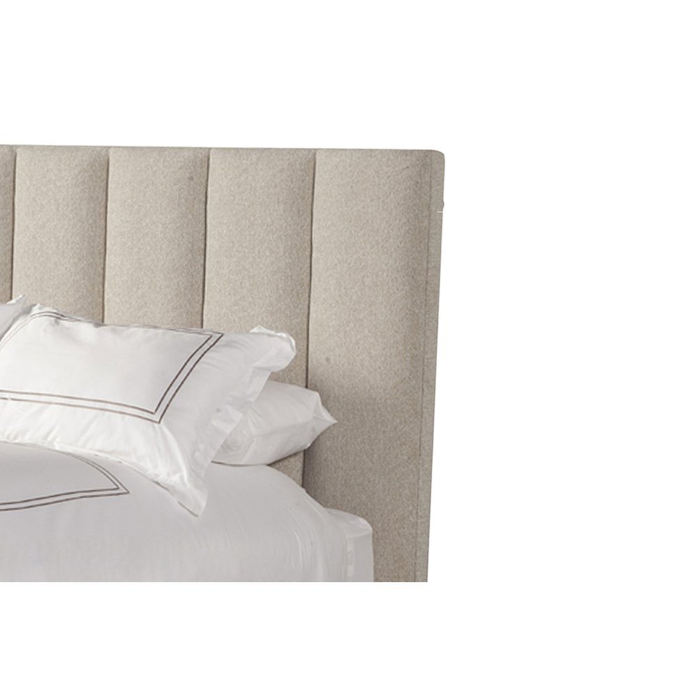 Avery - Dune Queen Bed. Picture 5