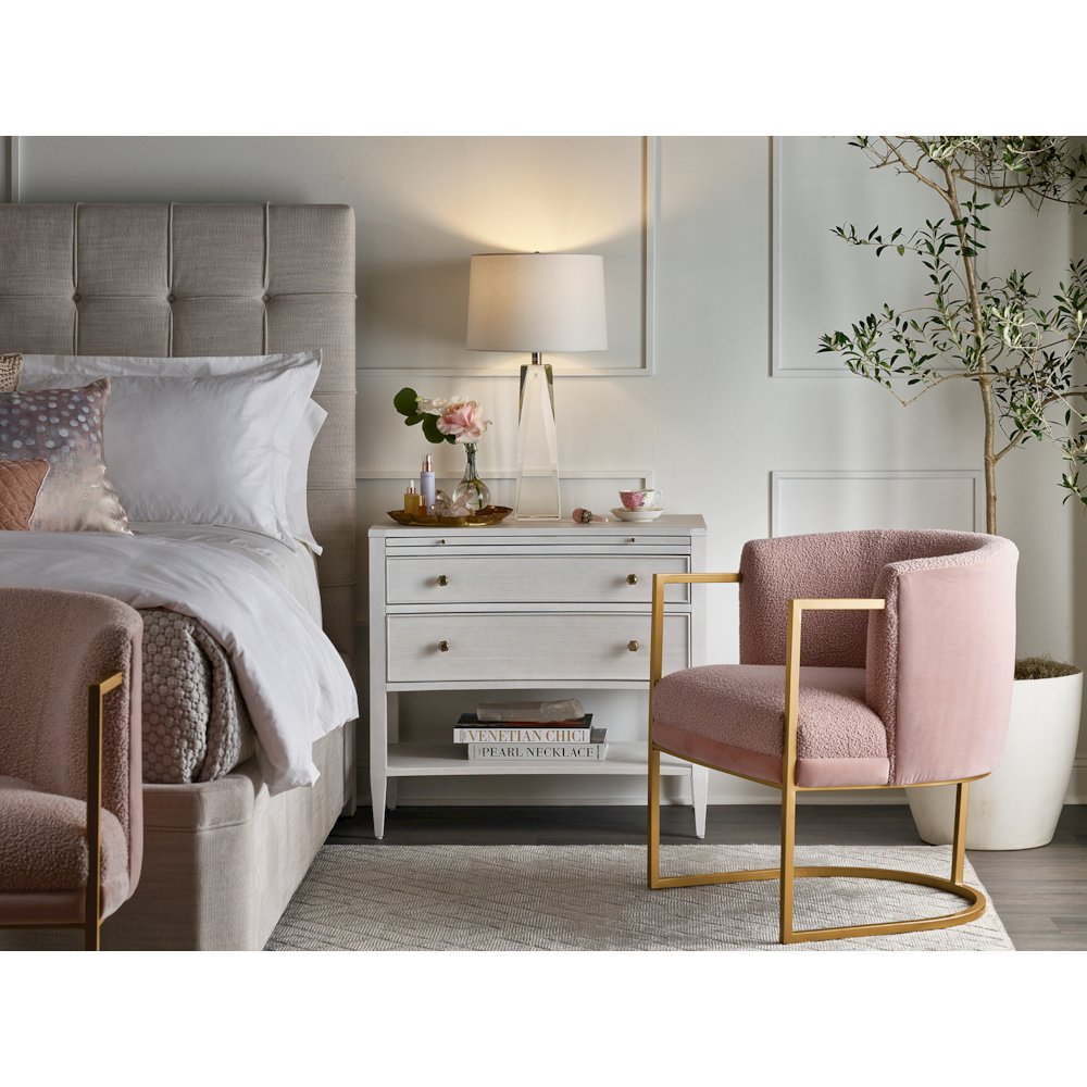 Uptown Bed Queen 50 In Alabaster Color. Picture 5