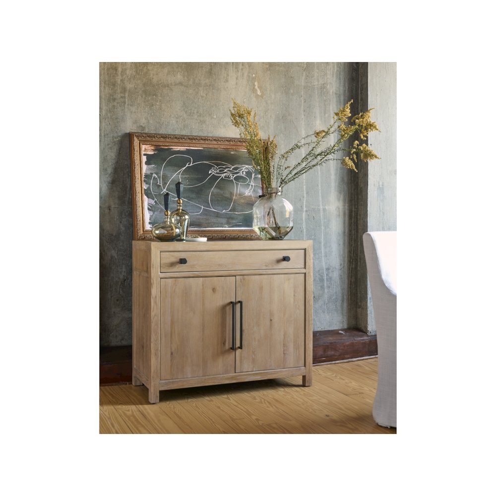 Canyon Bar Cabinet. Picture 4