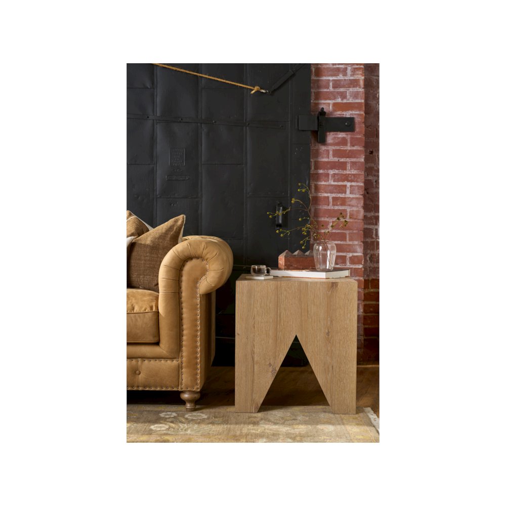 Altitude End Table. Picture 3