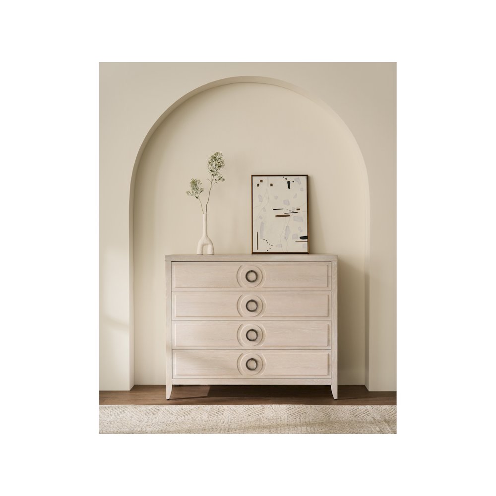 Lizmore Chest in White Oak Color. Picture 4