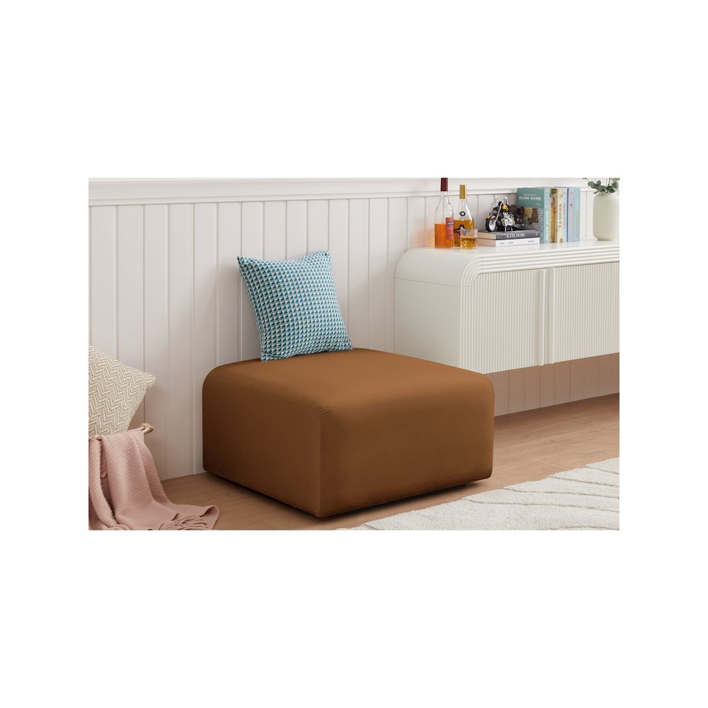Arc Saddle Velvet Ottoman. Picture 2