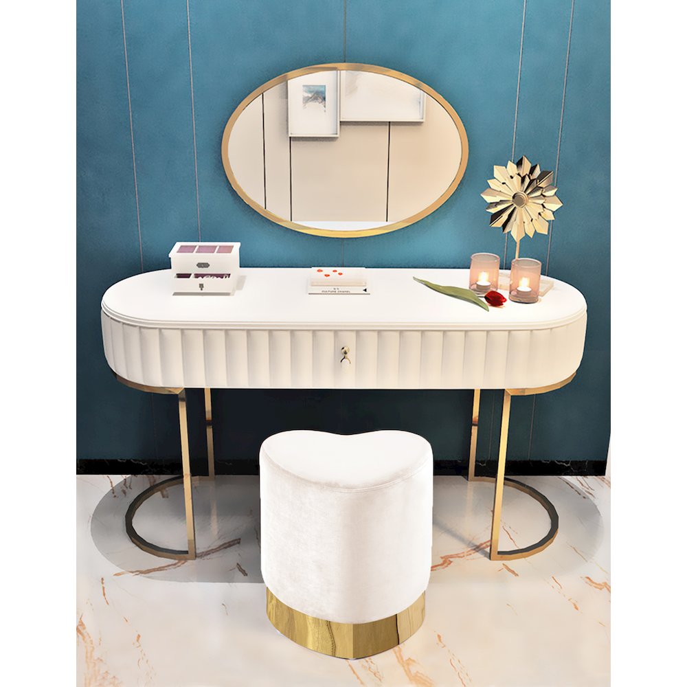 Heart Cream Velvet Ottoman/Stool. Picture 2