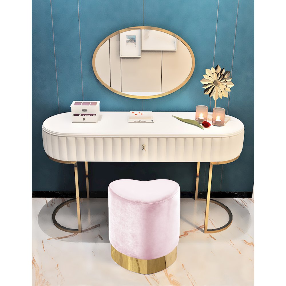 Heart Pink Velvet Ottoman/Stool. Picture 2