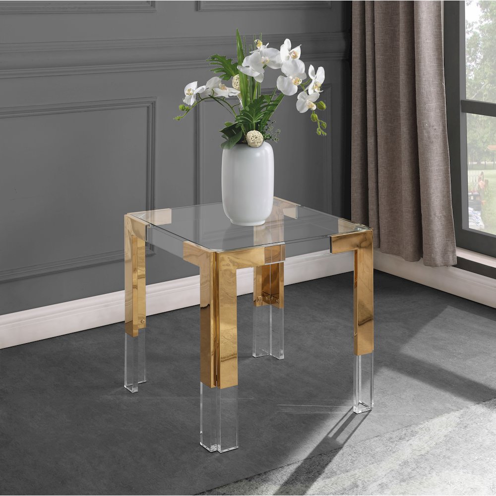 Casper End Table. Picture 2