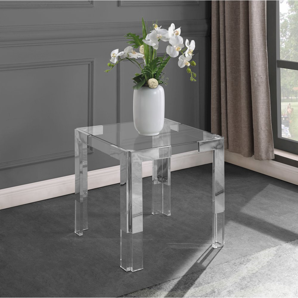 Casper End Table. Picture 2