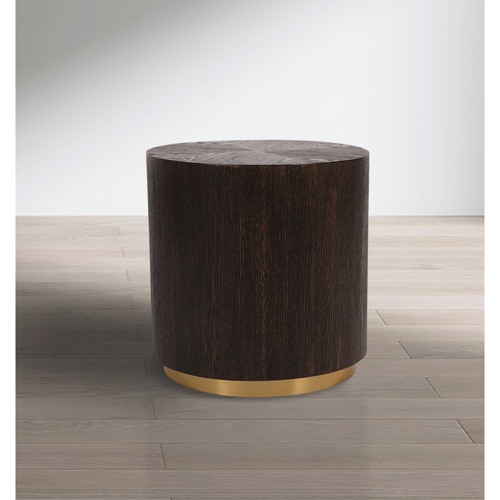 Nile Brown Oak End Table. Picture 2