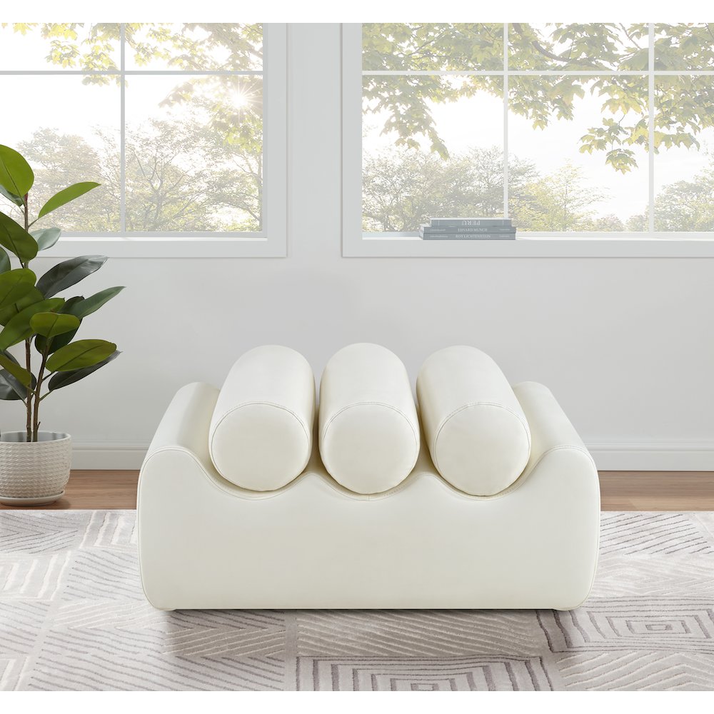 Rumble Cream Vegan Leather Bench. Picture 2
