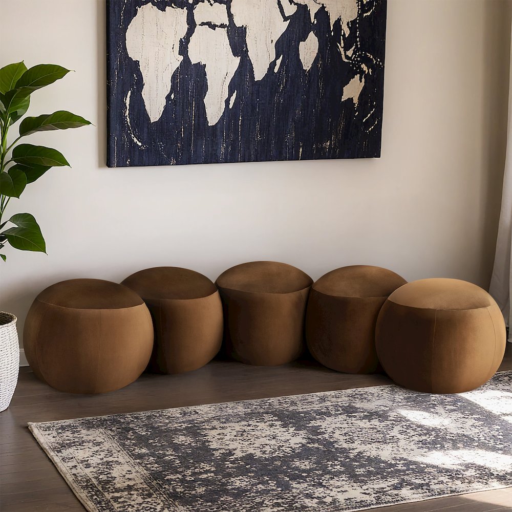 Apollo Saddle Velvet Bench. Picture 2
