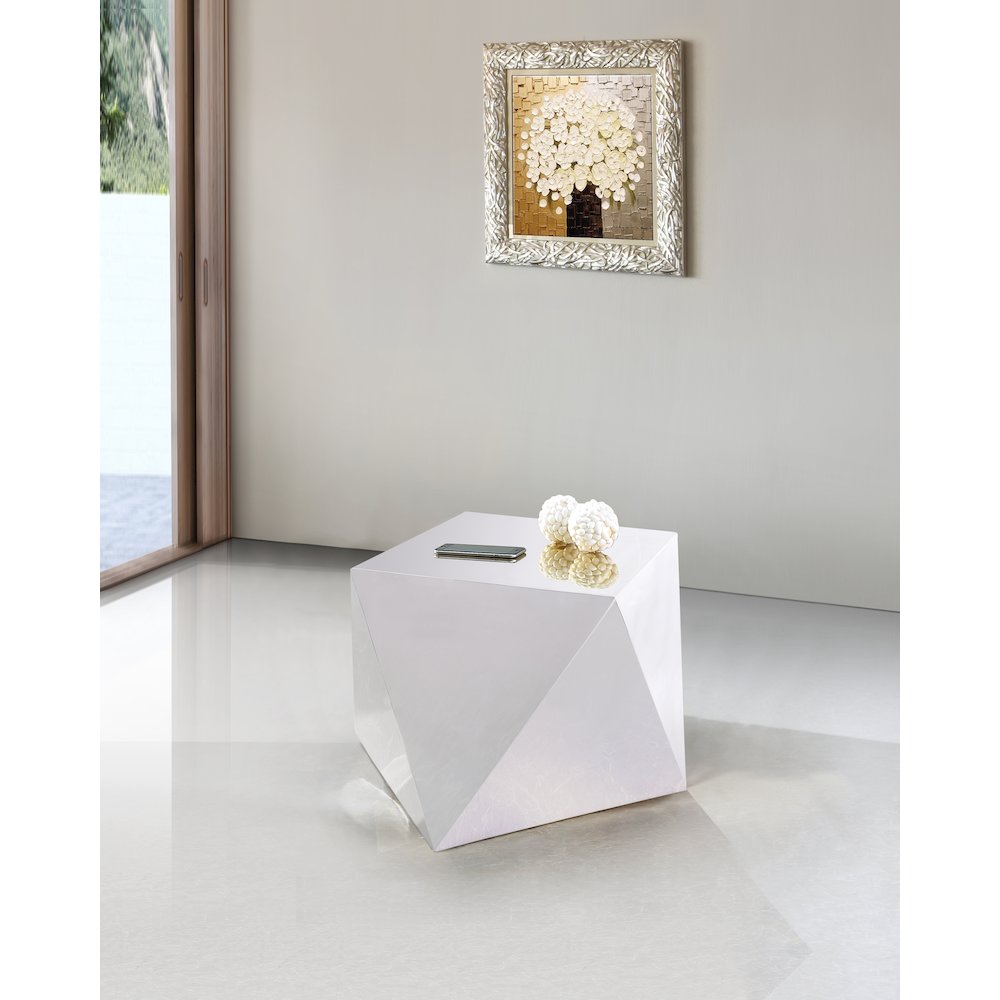 Gemma Silver End Table. Picture 2