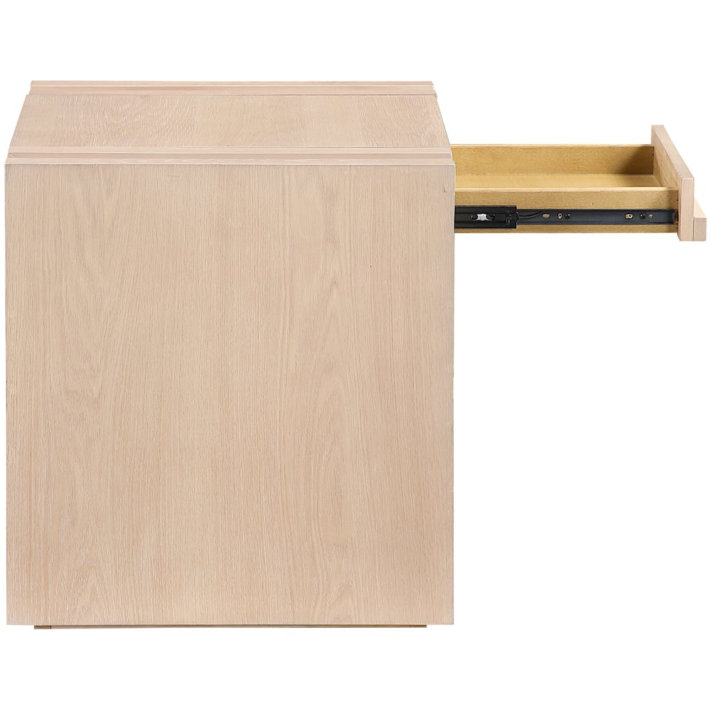 Stanton Natural Oak Veneer And Solid Wood End Table. Picture 5