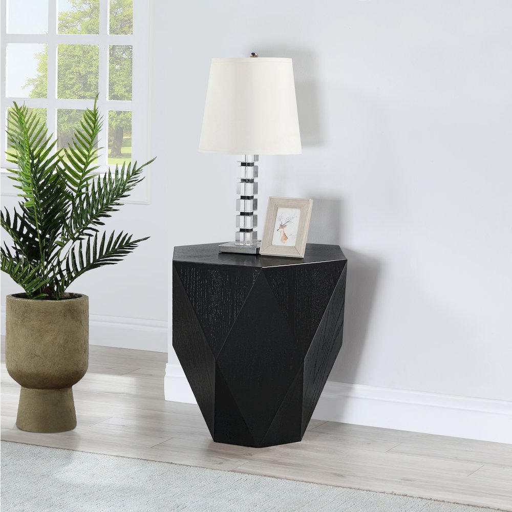 Diamante Black End Table. Picture 2