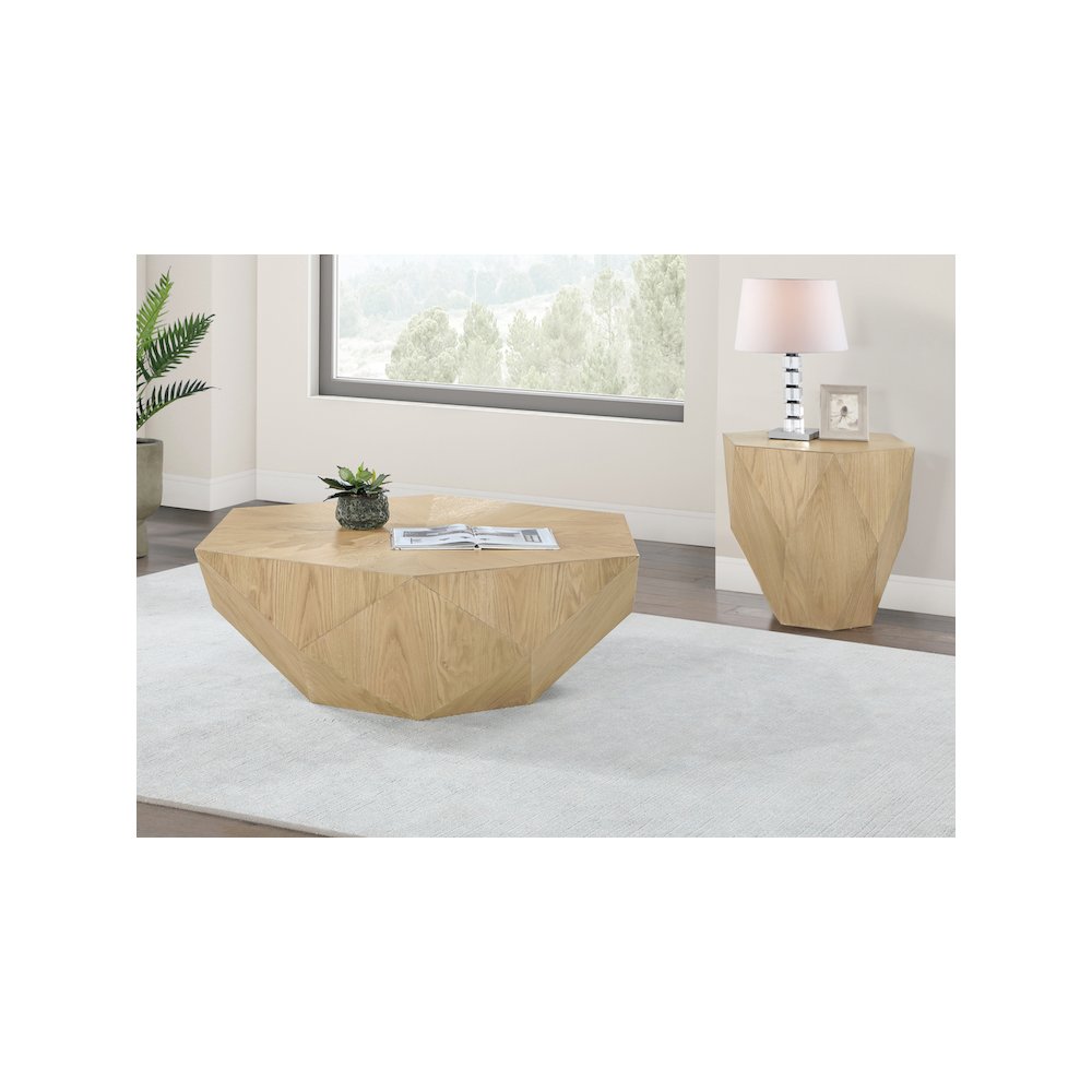 Diamante Oak End Table. Picture 7
