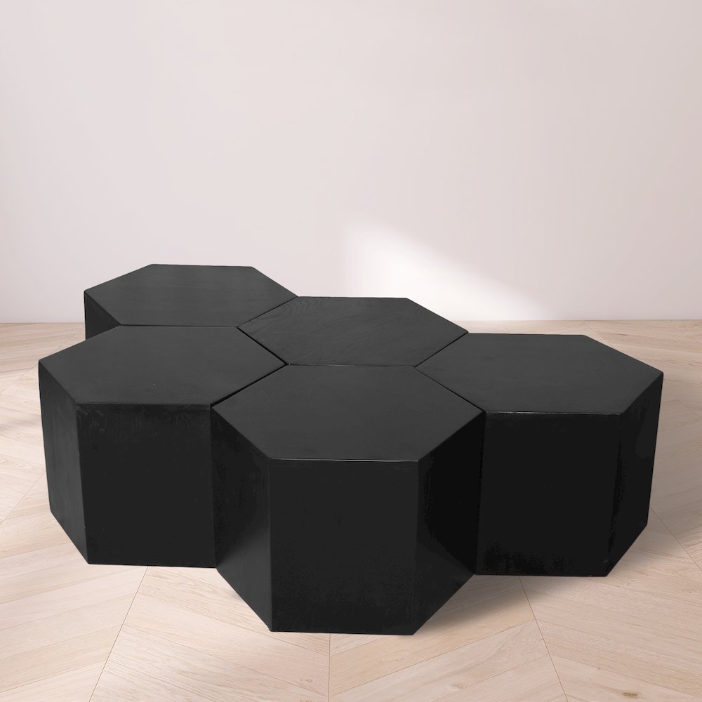 Eternal Black Coffee Table. Picture 2