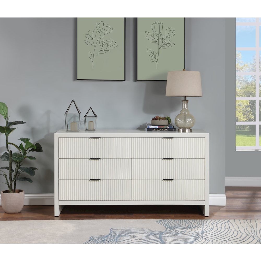 Fairfax Cream Dresser. Picture 2