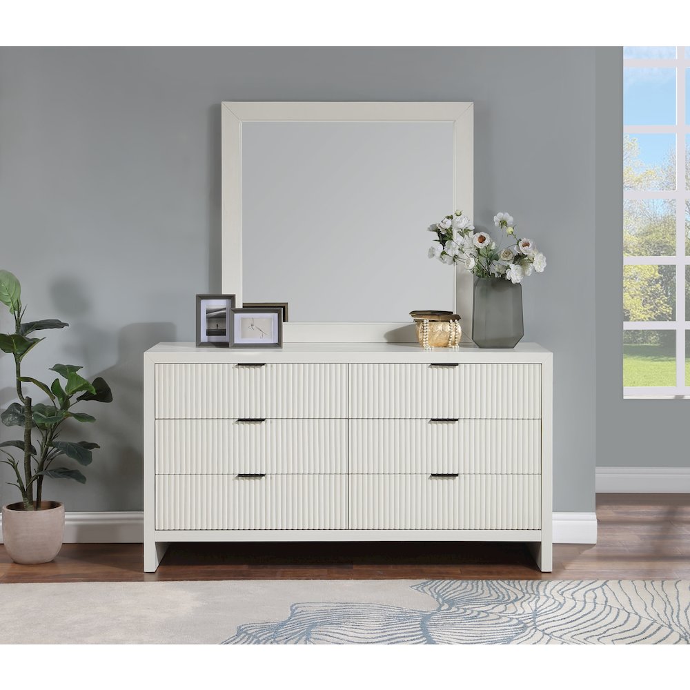 Fairfax Cream Mirror. Picture 2
