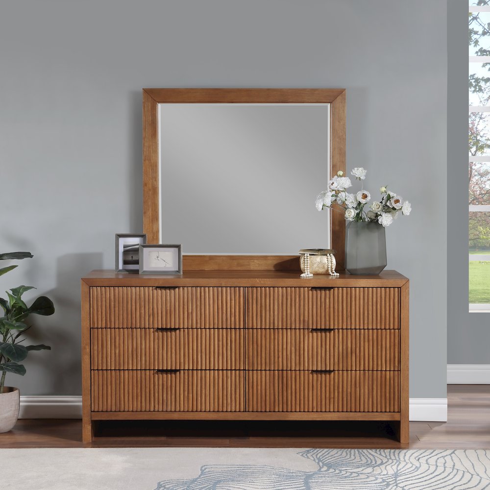 Fairfax Walnut Mirror. Picture 2