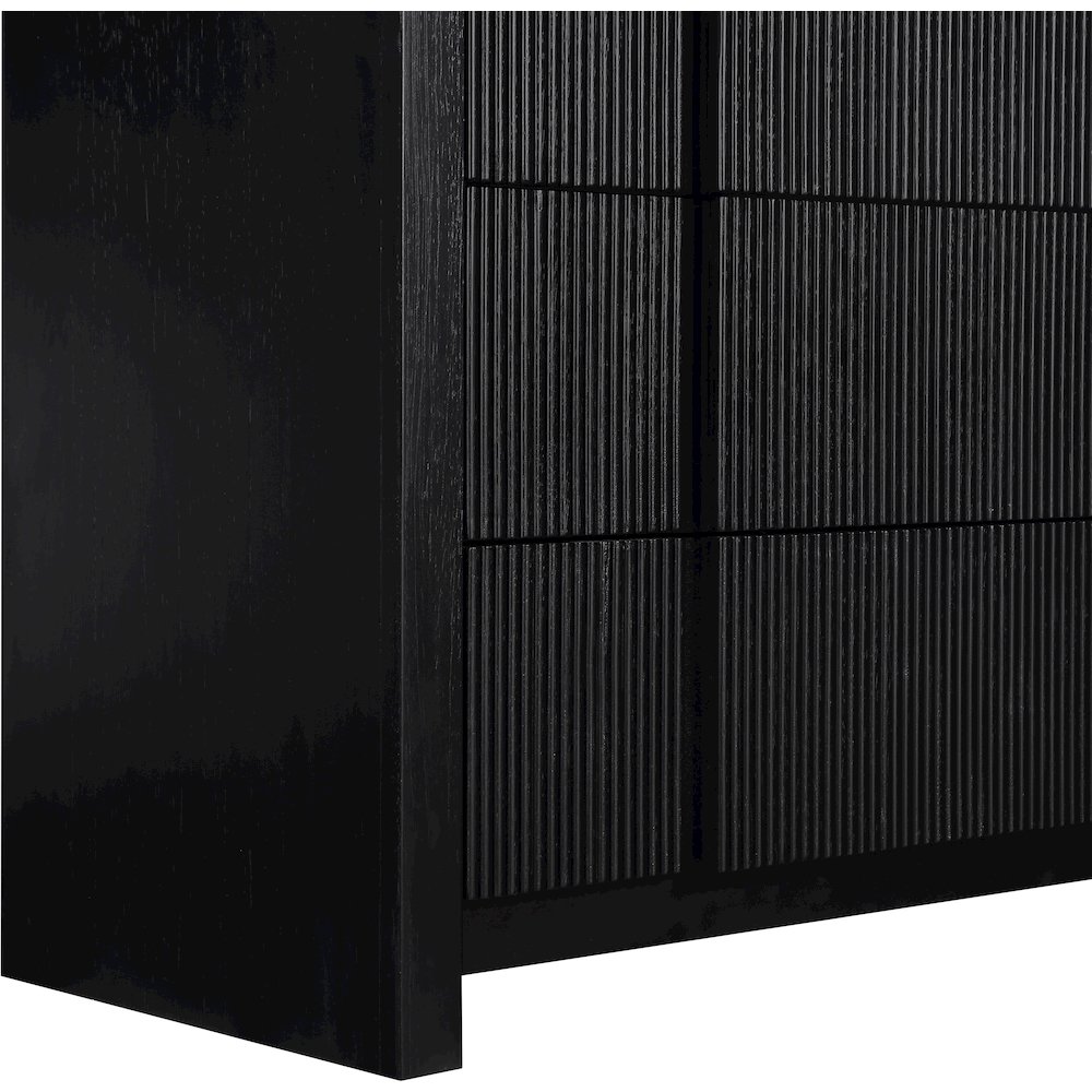 Fluted Black Chest. Picture 8
