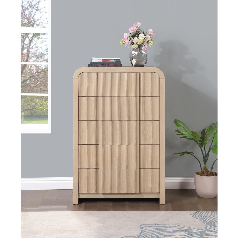 Fluted Natural Chest. Picture 2