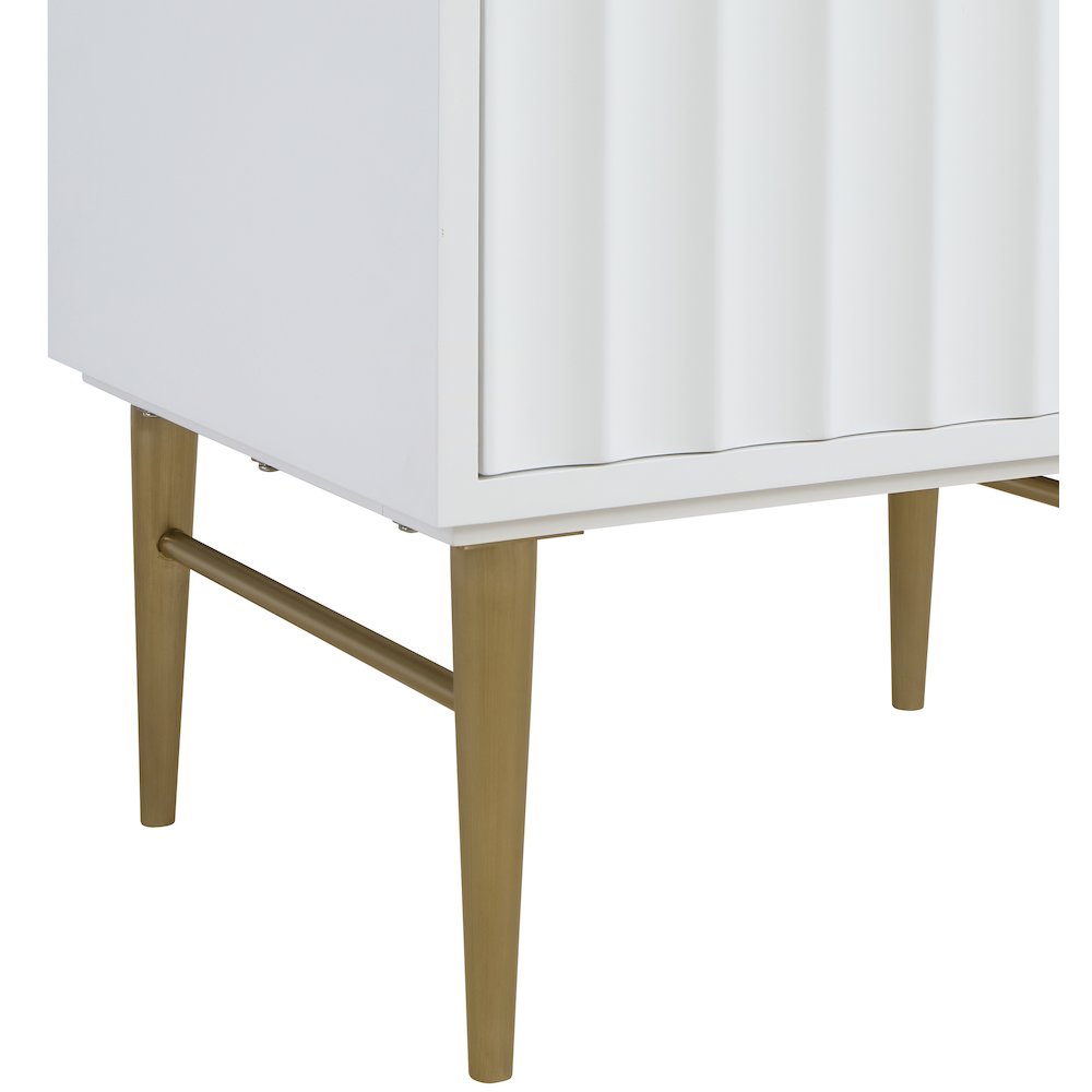 Modernist White Bathroom Vanity. Picture 11