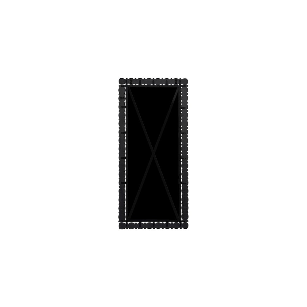 Aubrey Black Mirror. Picture 3