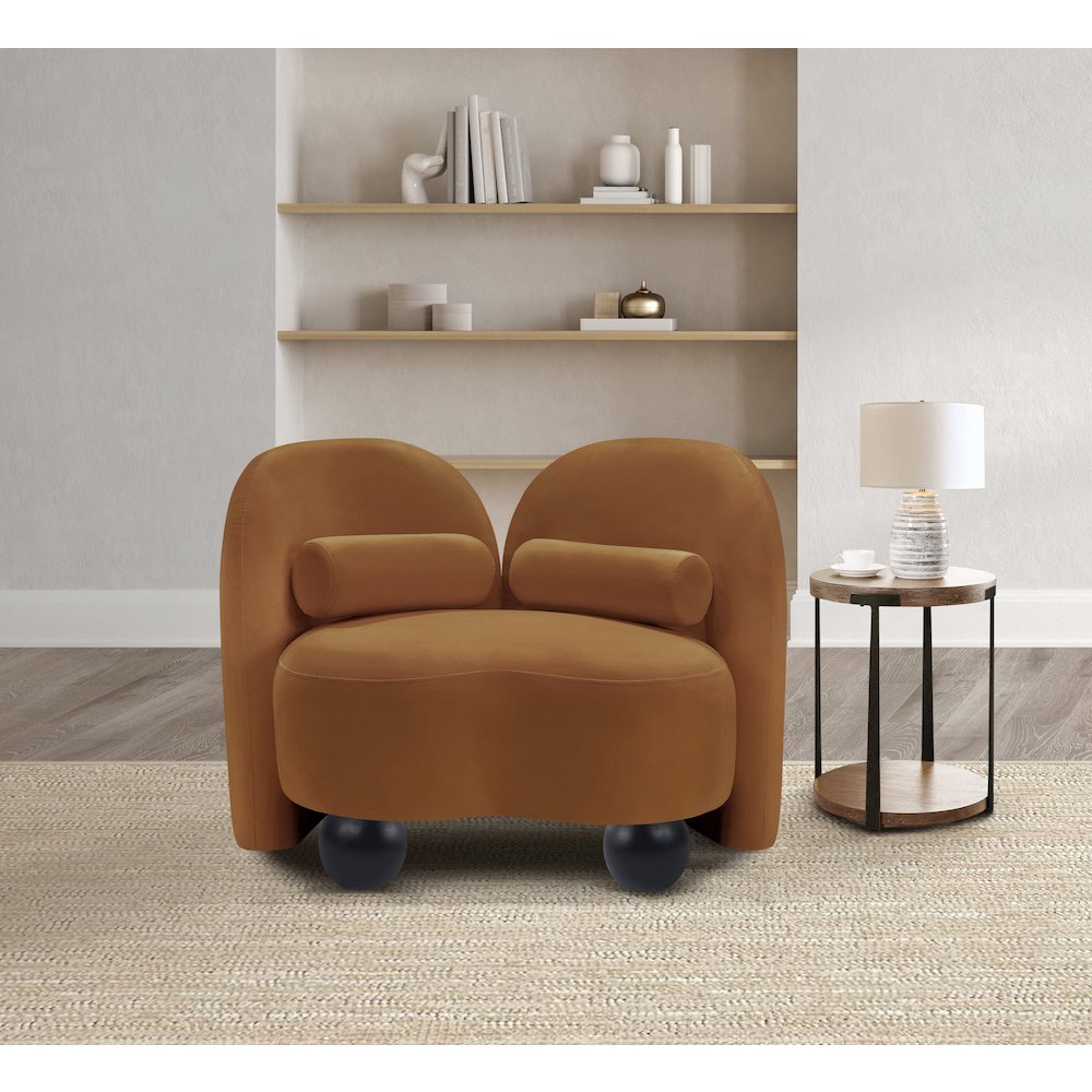 Daphne Saddle Velvet Chair. Picture 3