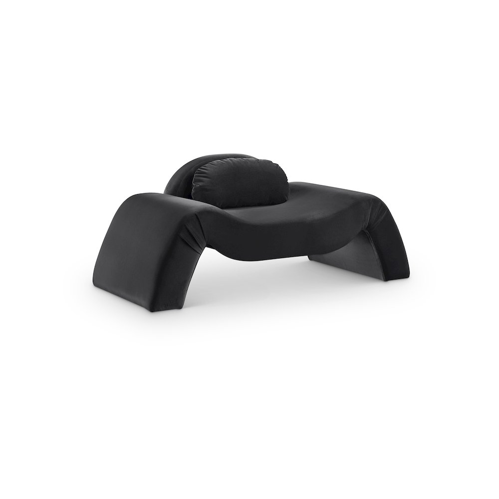 Austin Black Velvet Chair. Picture 1