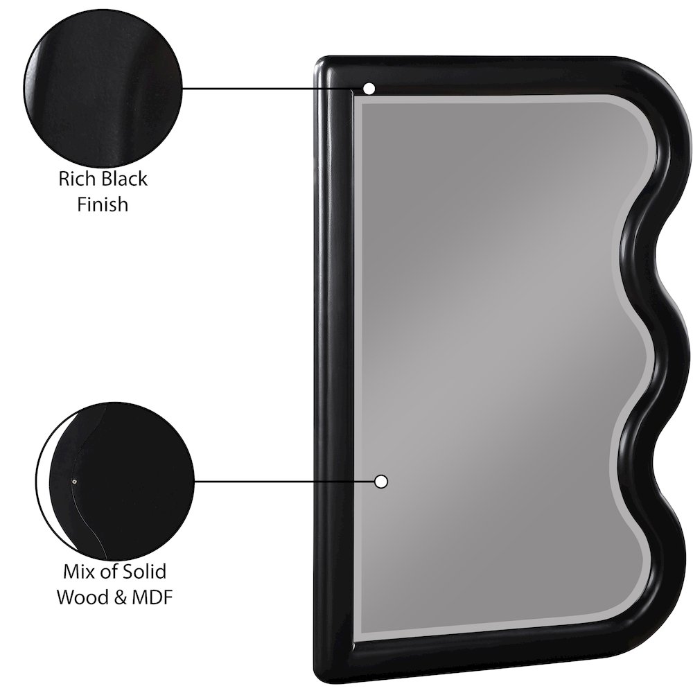 Winnie Black Mirror. Picture 6
