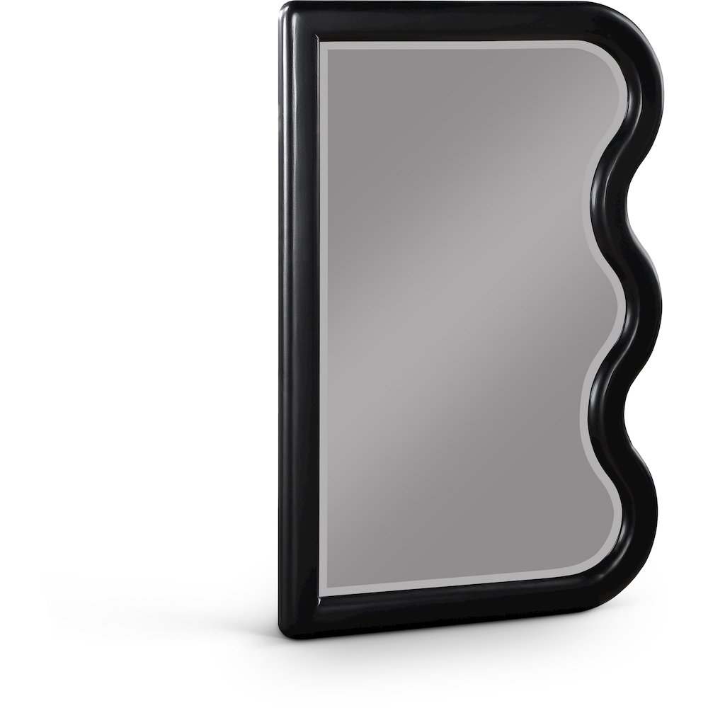 Winnie Black Mirror. Picture 1