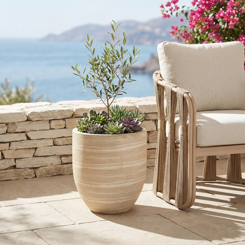 Florique Travertine Indoor / Outdoor Concrete Planter. Picture 2