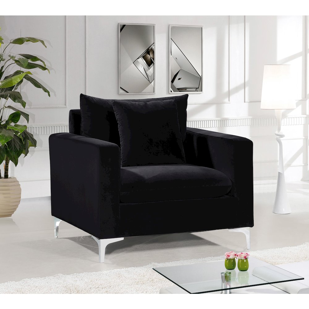 Naomi Black Velvet Chair. Picture 3