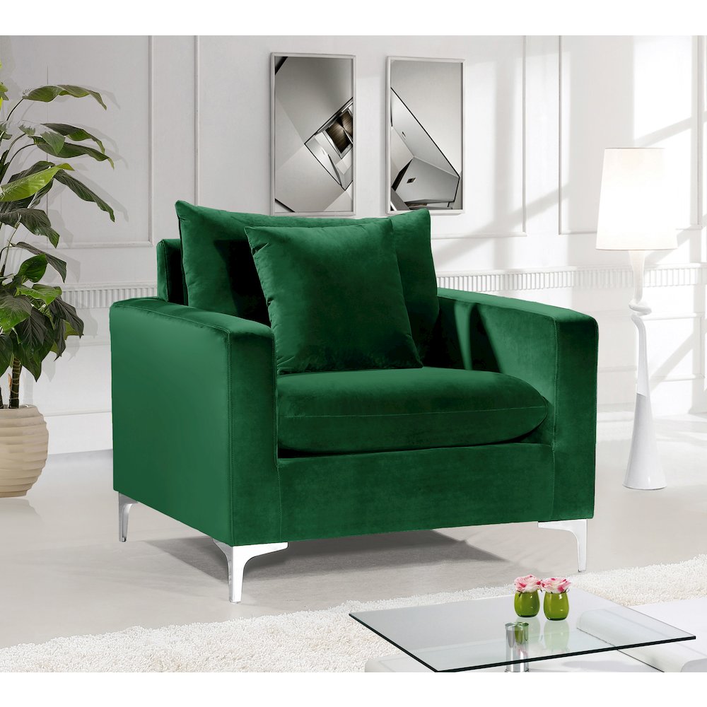 Naomi Green Velvet Chair. Picture 3