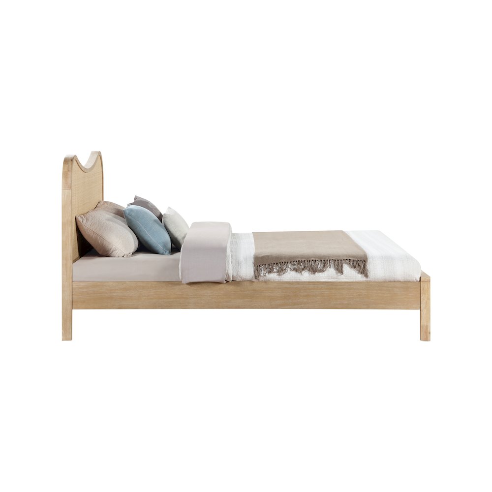 Windsor Natural Rubberwood Full Bed. Picture 3