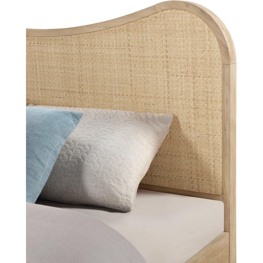 Windsor Natural Rubberwood Full Bed. Picture 6
