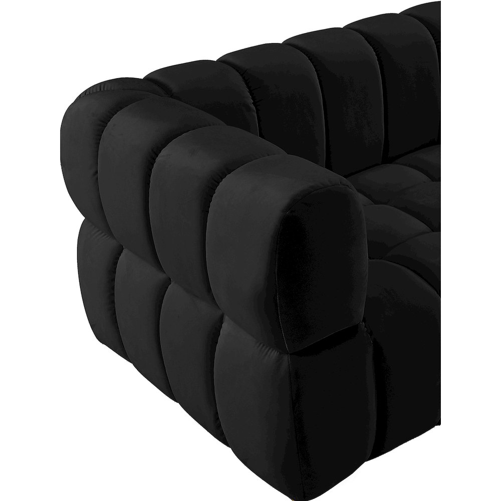 Gwen Black Velvet Chair. Picture 9