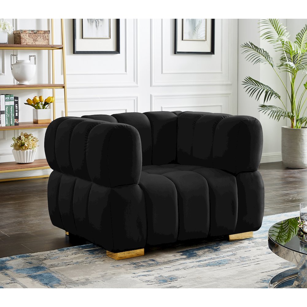Gwen Black Velvet Chair. Picture 2