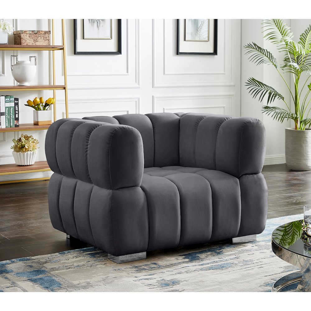 Gwen Grey Velvet Chair. Picture 3