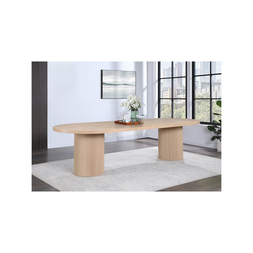 Belinda Natural Oak Veneer Dining Table. Picture 3